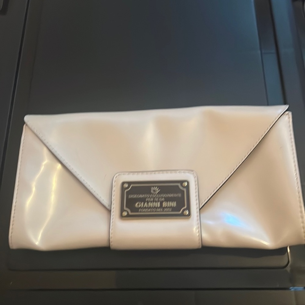 Like new Gianni Bini clutch